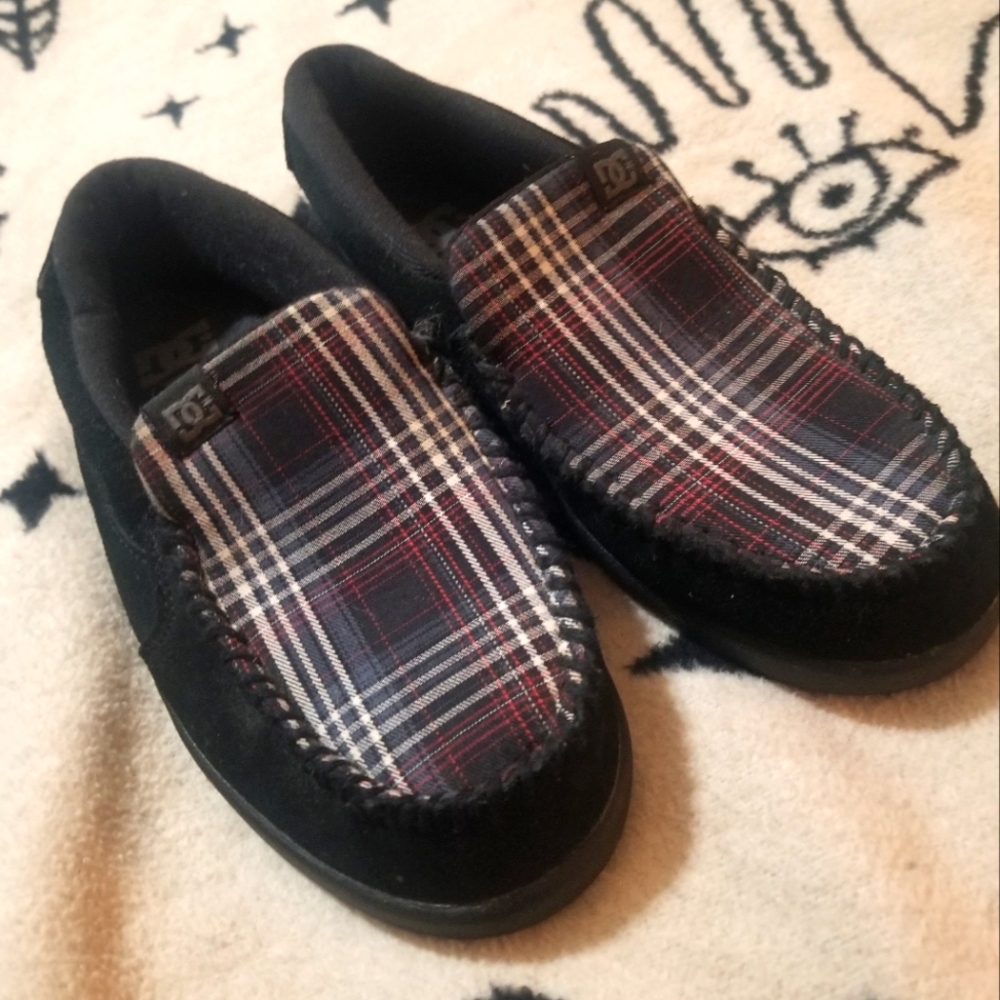 Boys DC loafers